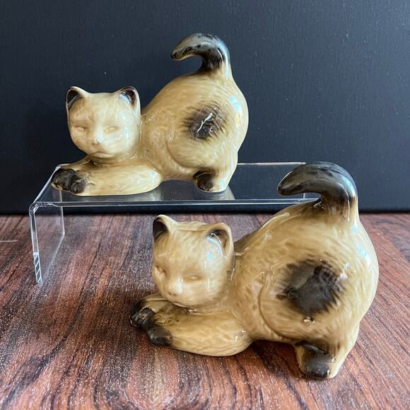 Vintage 1970 Playful Tabby Ceramic Cats Set of 2 - Picture 1 of 9